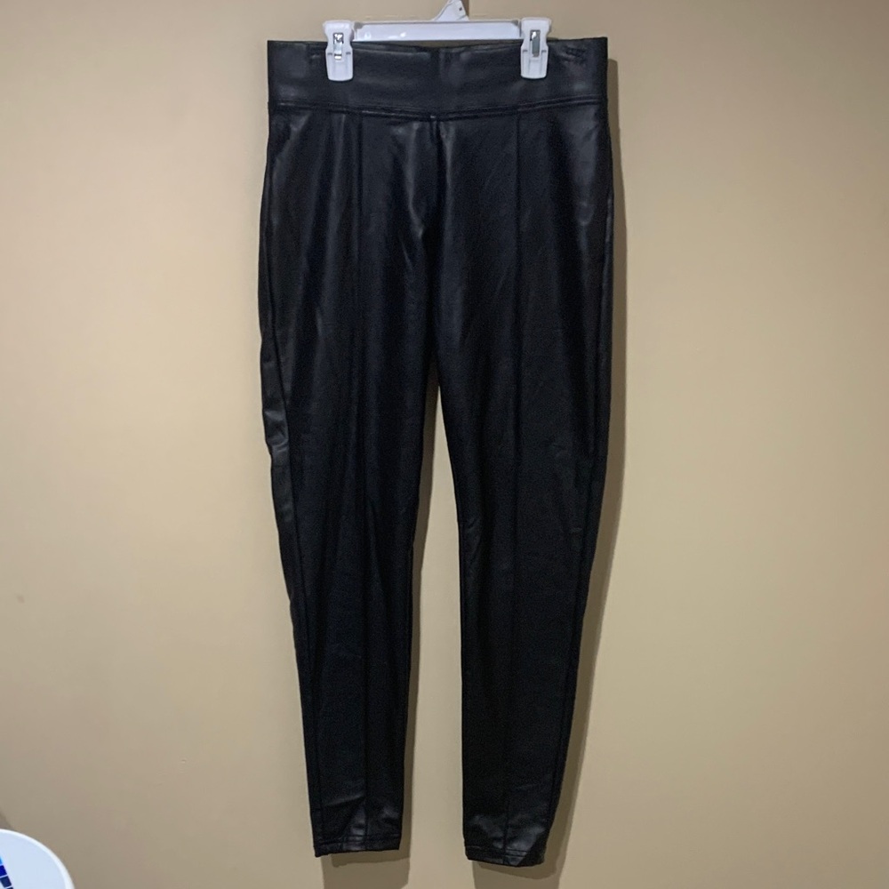 HUE vegan leggings